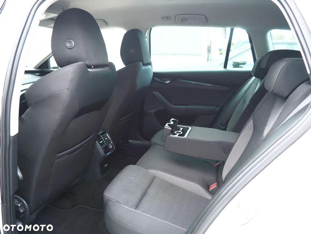 Skoda Octavia 2.0 TDI Drive Selection DSG - 8