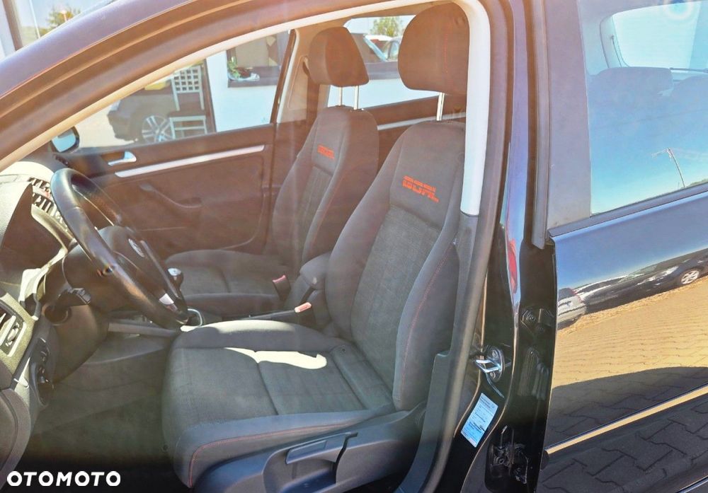 Volkswagen Golf - 23