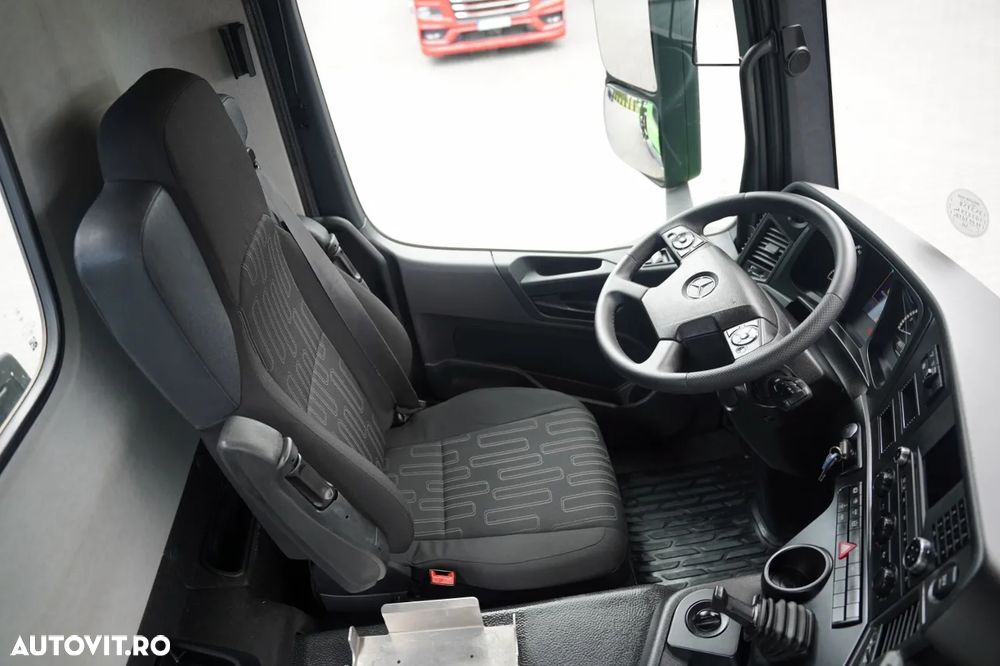 Mercedes-Benz AROCS 1835 / 4x4 / LIVRARE + HIAB 162 ES-3 HDS / RADIOCOMANDĂ / ROTATOARE / FURCĂ / EURO 6 - 30