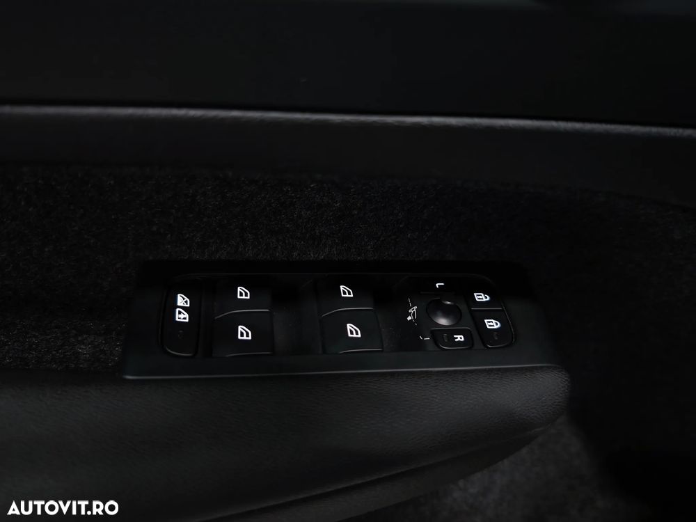 Volvo XC 40 T4 Recharge DKG Plus Dark - 27