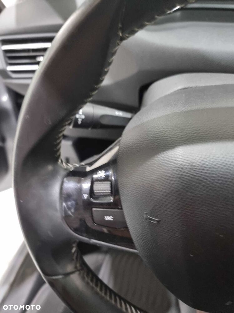 Peugeot 308 - 23