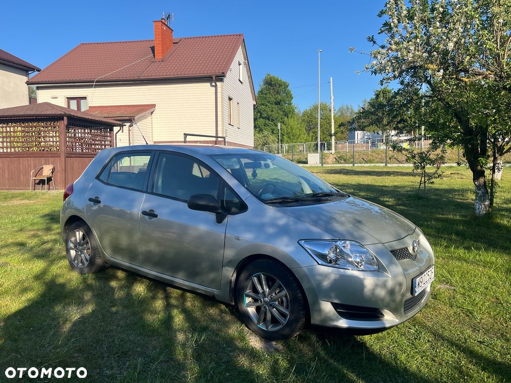 Toyota Auris 1.4 D-4D Luna - 1