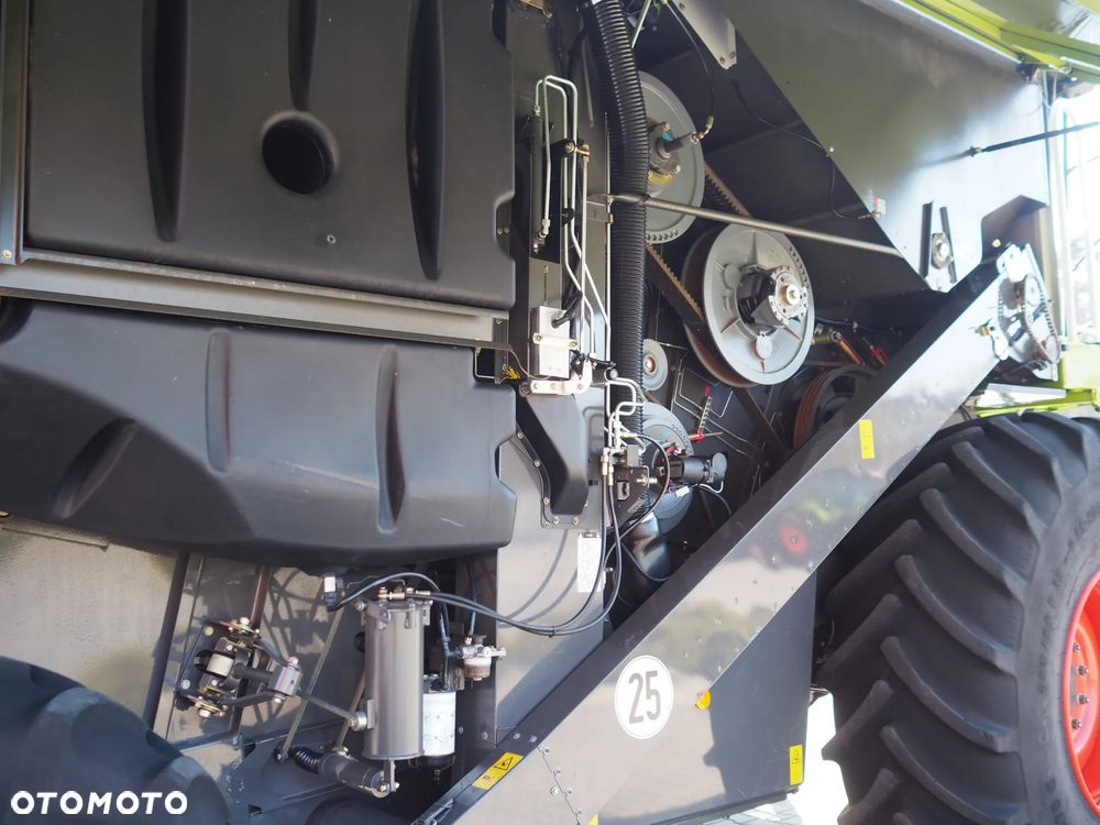 Claas Lexion 640 + V660 - 11