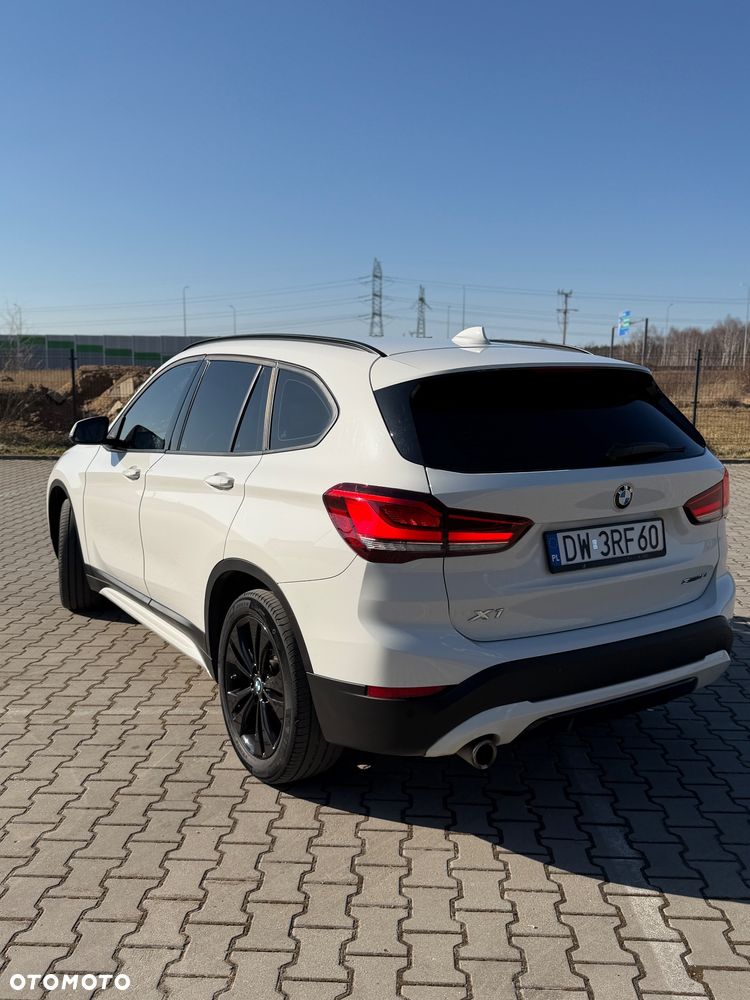 BMW X1 sDrive18i Sport Line - 9
