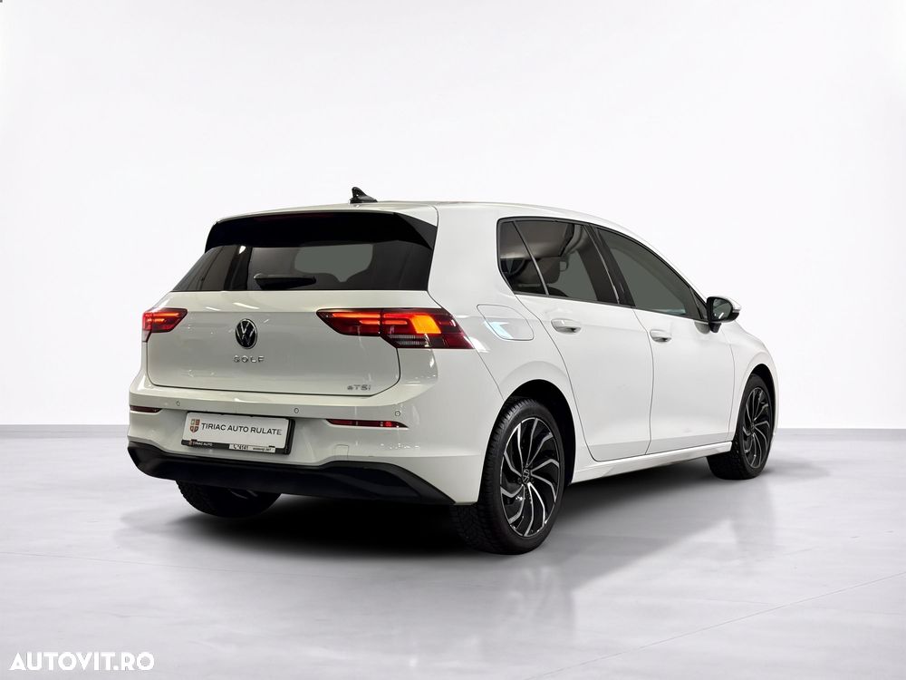 Volkswagen Golf - 6