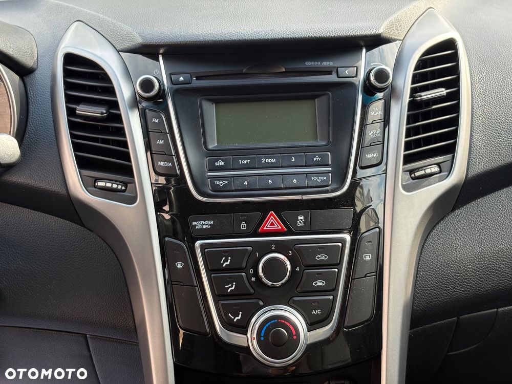 Hyundai i30 1.6 Classic - 11
