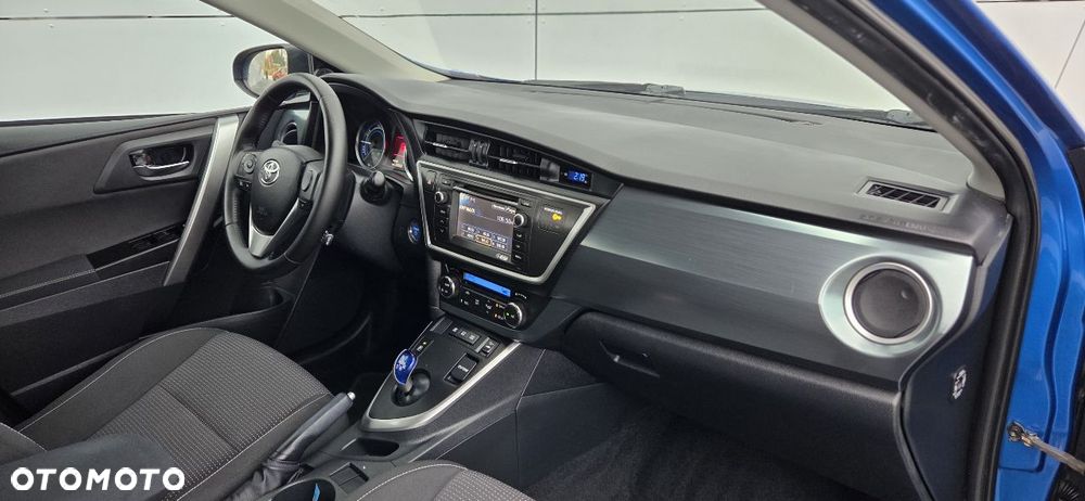 Toyota Auris 1.8 HSD Luna - 22