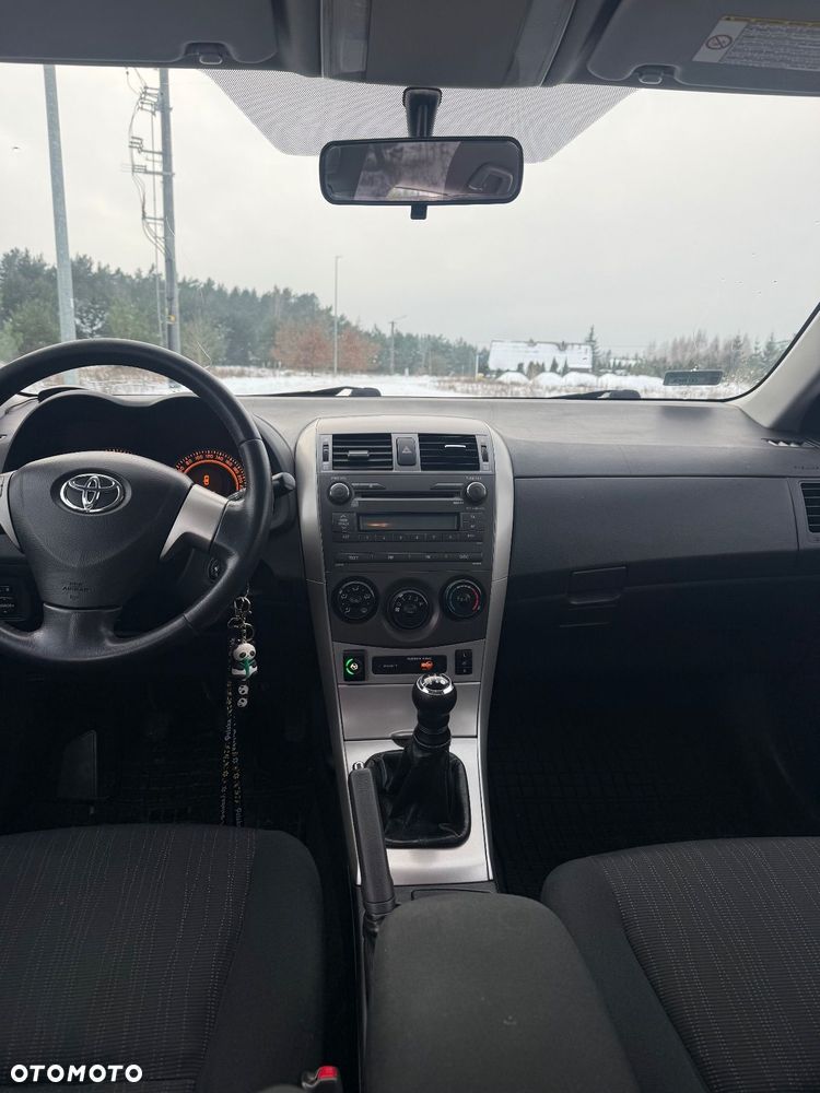 Toyota Corolla 1.6 VVT-i Sol - 10