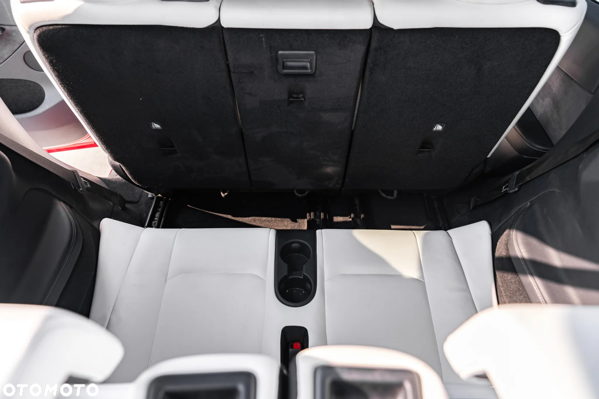 Tesla Y 83.1kWh Long Range AWD - 28