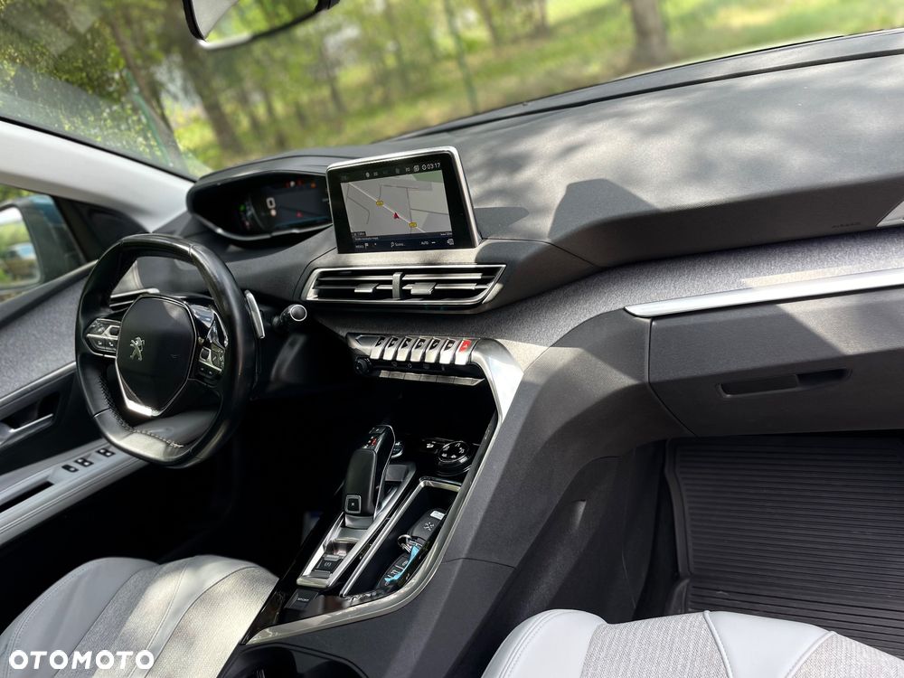 Peugeot 5008 THP 165 EAT6 Allure - 11