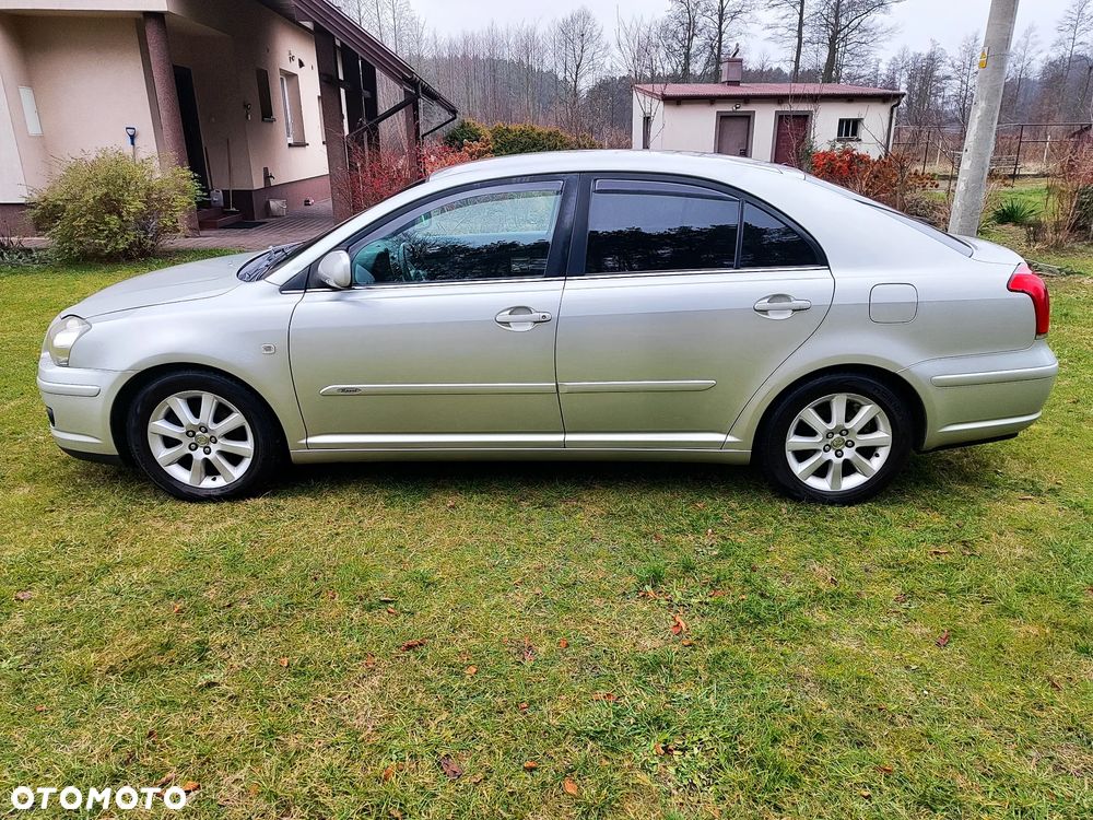 Toyota Avensis 2.0 VVT-i Sol - 1