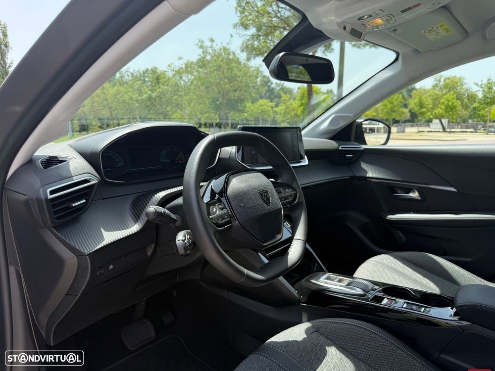 Peugeot e-208 Style - 18