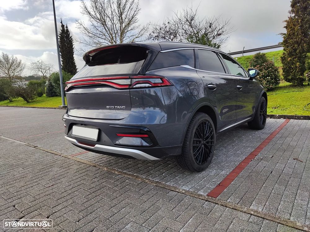 BYD Tang 108.8 kWh AWD Flagship - 9