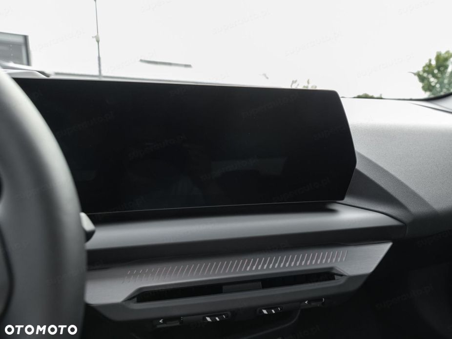 BMW Seria 1 120 mHEV - 9