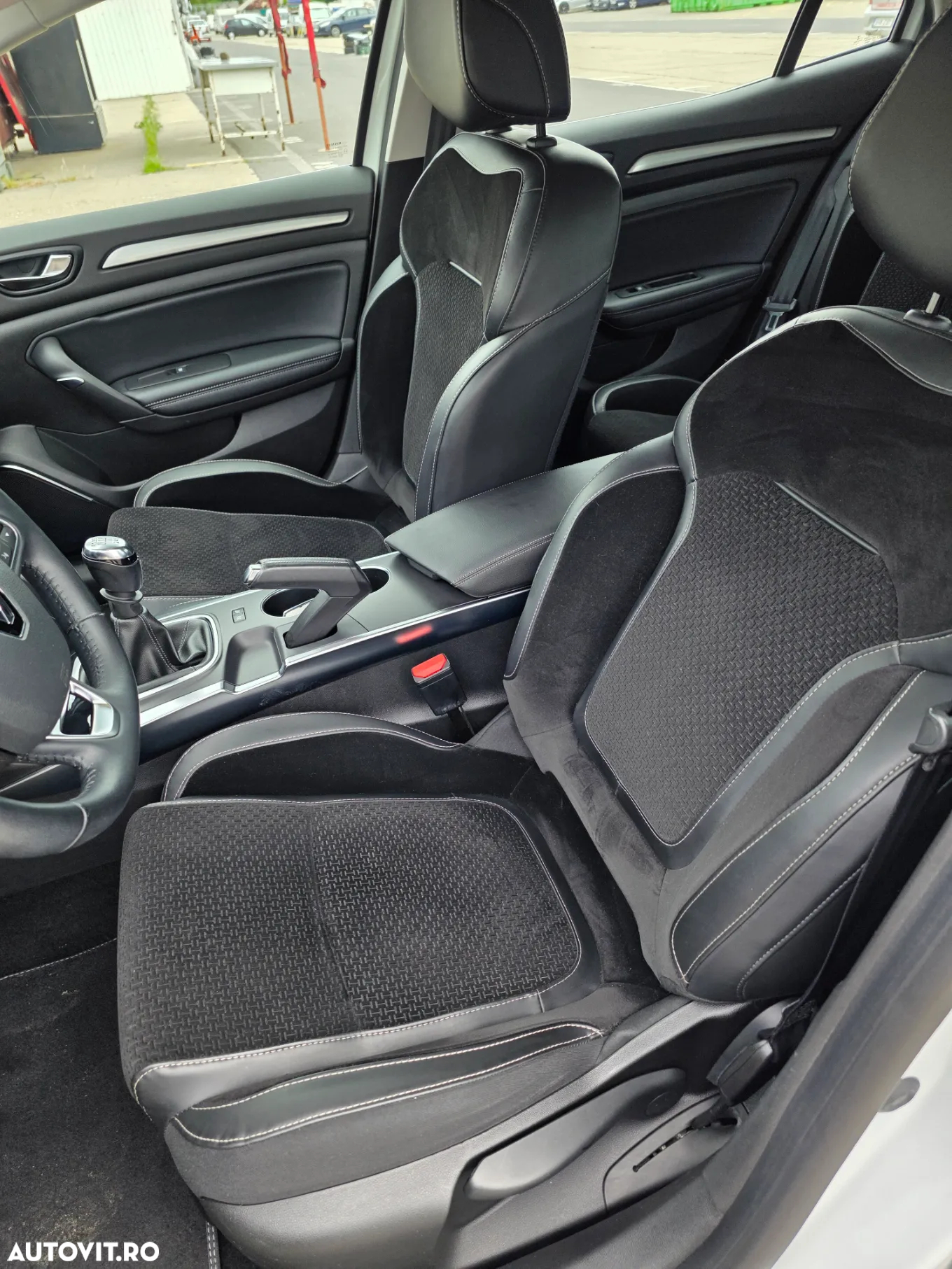 Renault Megane ENERGY TCe 130 INTENS - 12