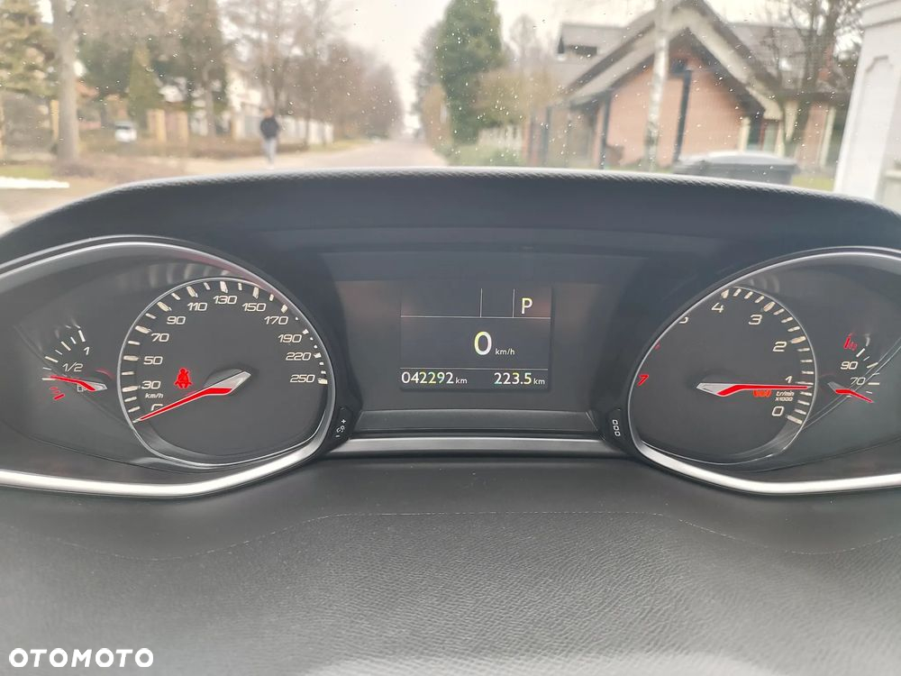 Peugeot 308 1.2 PureTech Allure Pack S&S EAT8 - 13