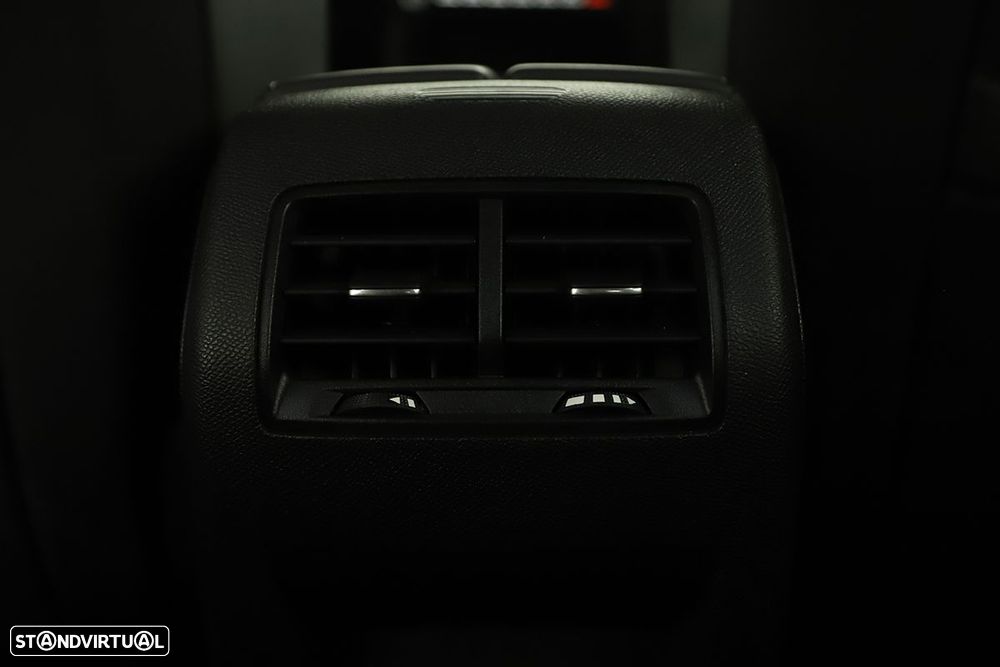 Peugeot 408 1.6 Hybrid Allure e-EAT8 - 21
