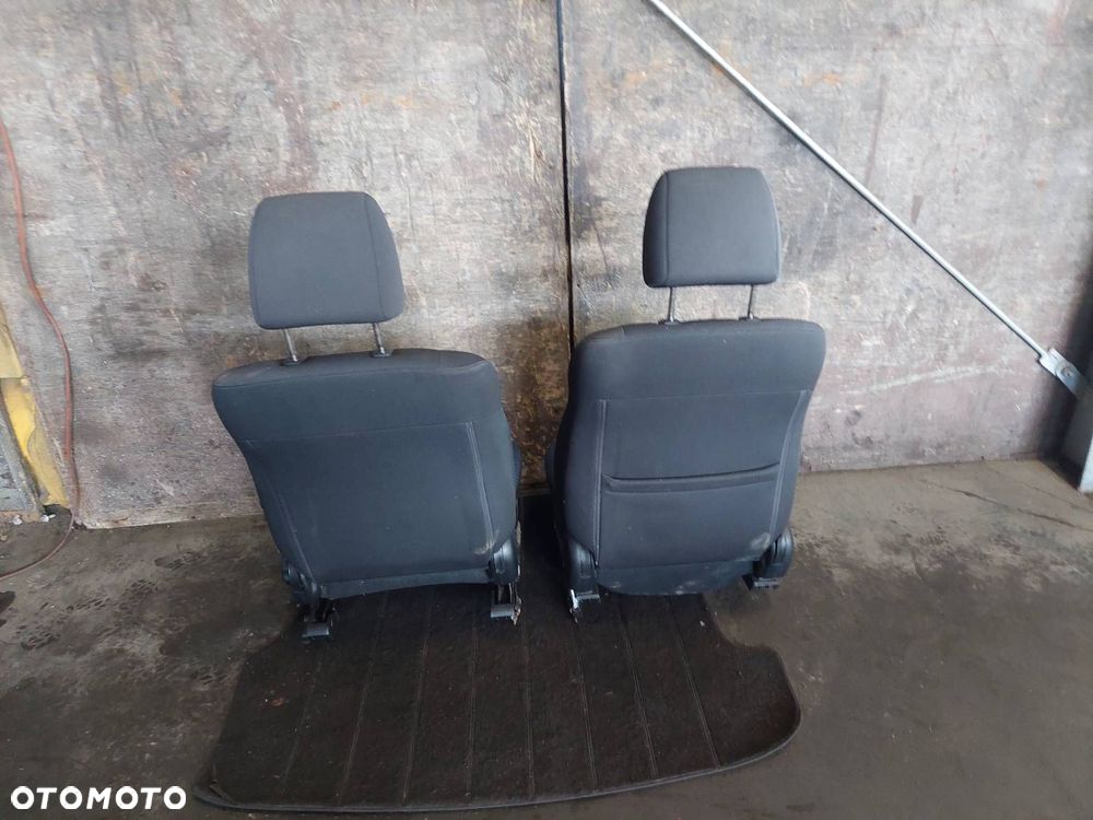 FOTELE KOMPLET LEWY PRAWY KANAPA TYŁ TUNEL PODŁOKIETNIK MAZDA 3 I BK HB 5D - 7