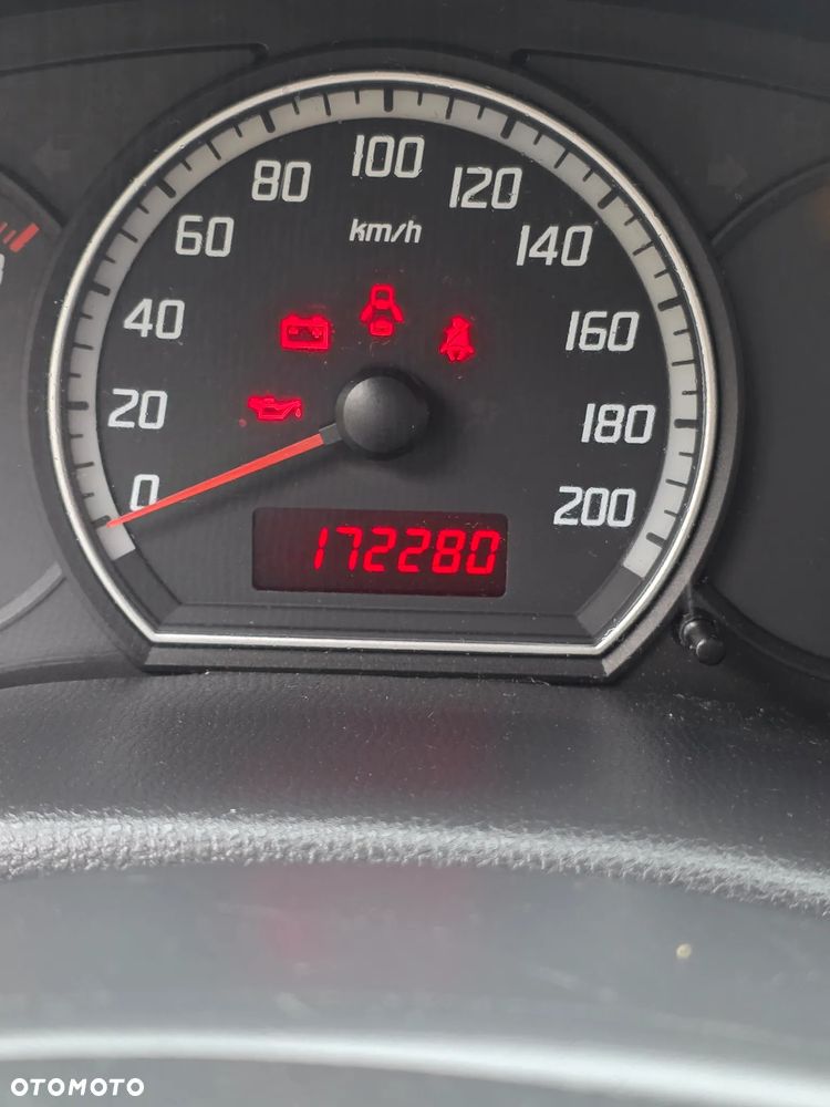 Suzuki Swift - 12