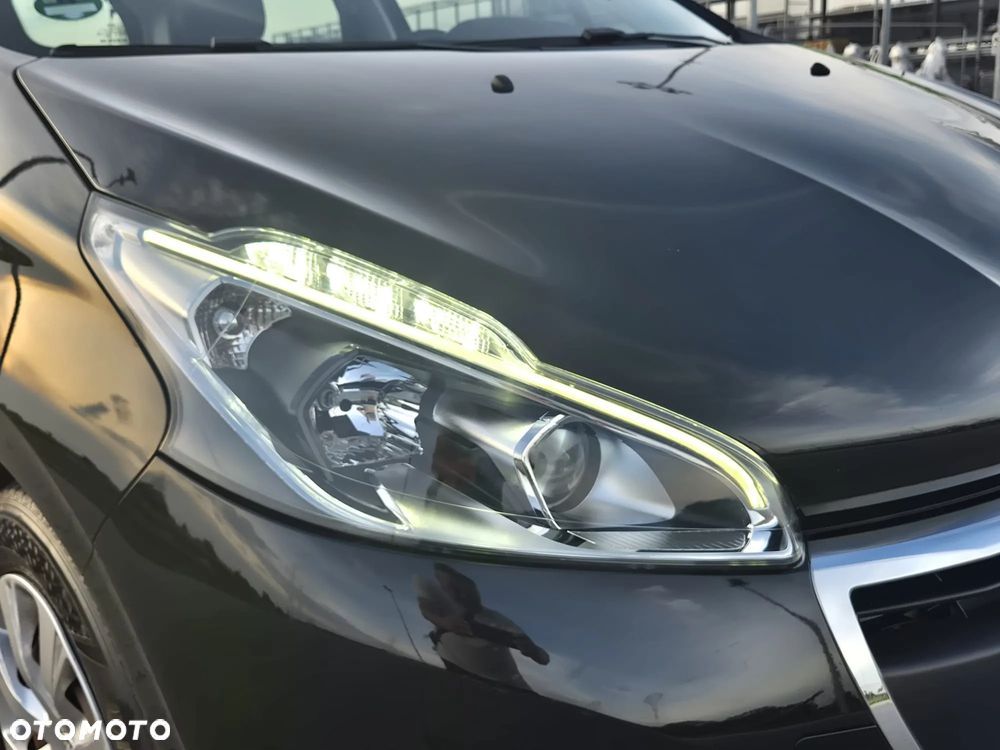 Peugeot 208 PureTech 82 Start & Stop Allure - 24