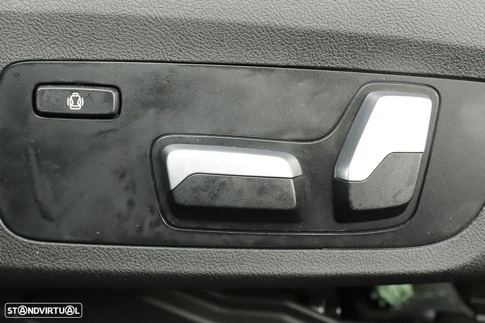 BMW 420 i Pack Desportivo M Auto - 26