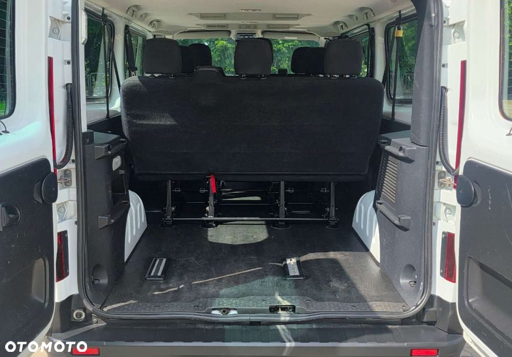 Renault Trafic - 32