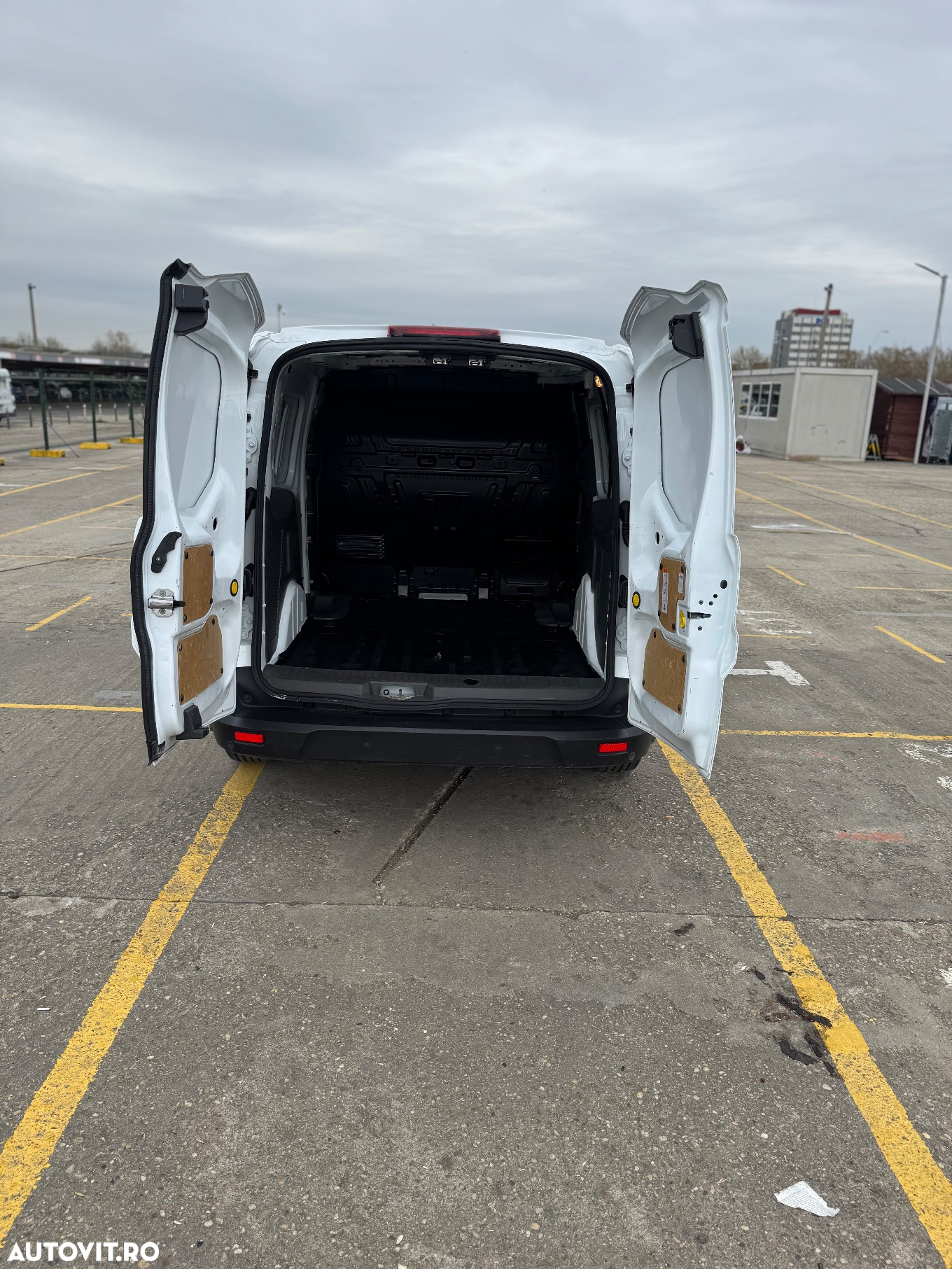 Ford Transit Connect 1.5 EcoBlue 120CP 8AT DCIV SWB(L1) Trend - 12