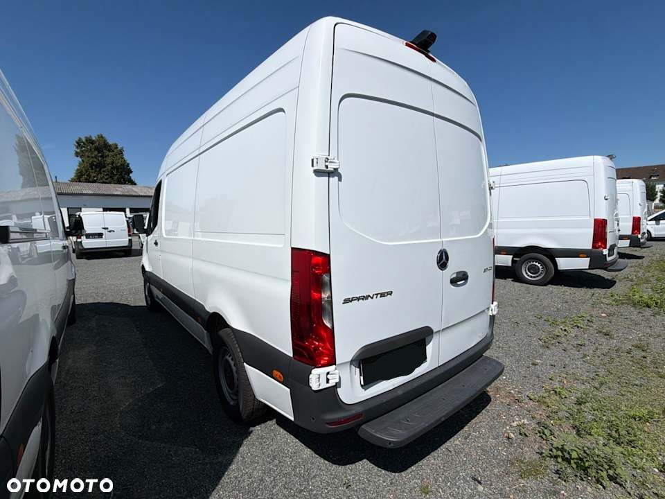 Mercedes-Benz Sprinter 317 - 4