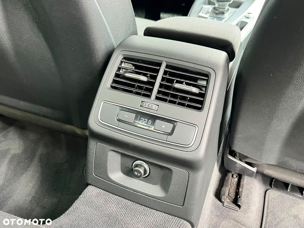 Audi A4 Limousine 35 TFSI mHEV S Line S tronic - 33