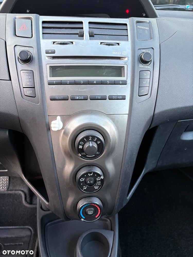 Toyota Yaris 1.33 Sol - 16