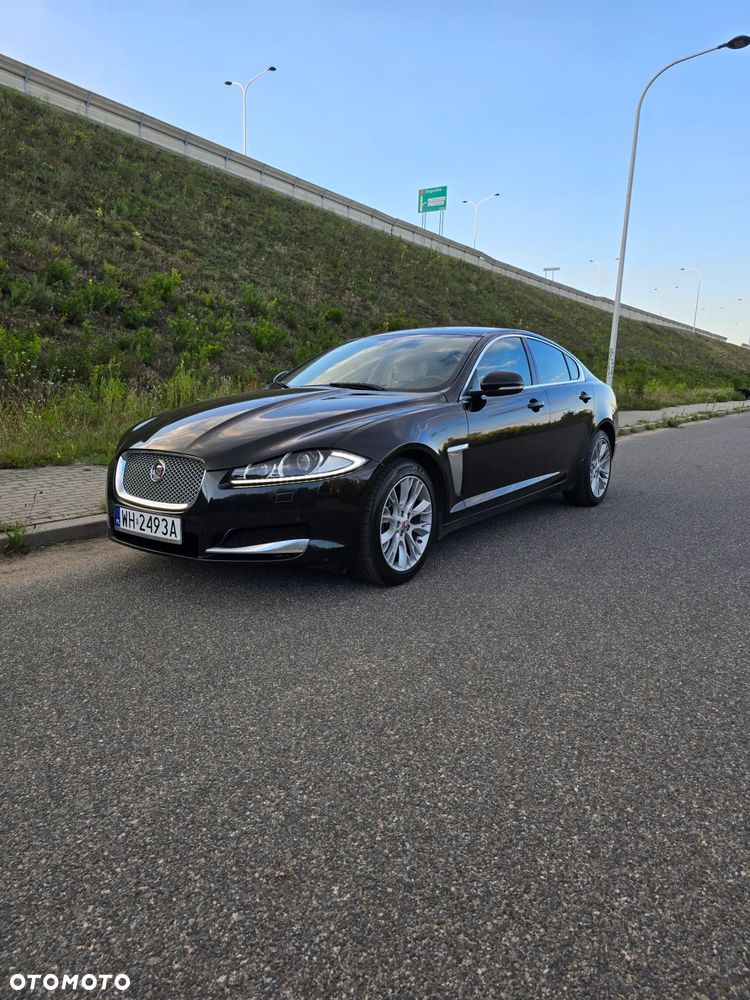 Jaguar XF 2.0 T Luxury - 1