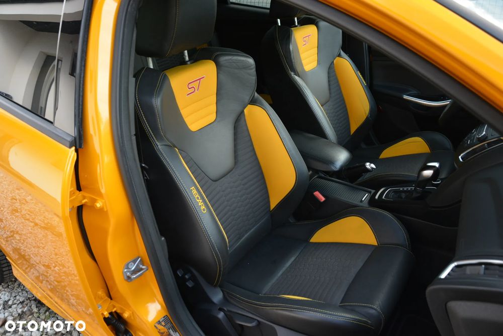 Ford Focus 2.0 TDCi ST-2 PowerShift - 32