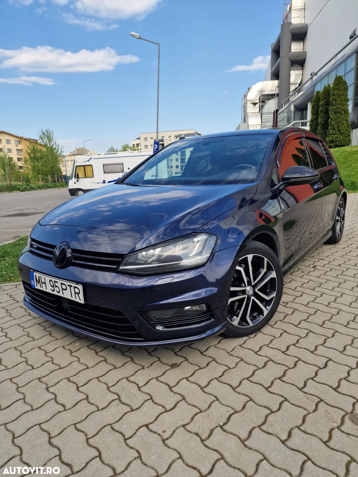 Volkswagen Golf 2.0 TDI 4Motion BMT Highline - 1