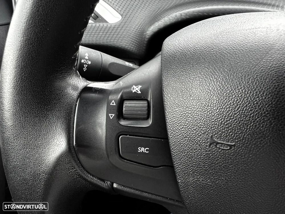 Peugeot 2008 1.2 PureTech Active - 14