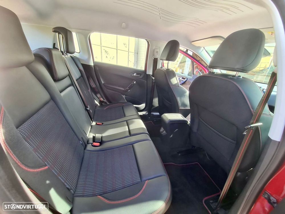 Peugeot 2008 1.2 PureTech Signature - 8