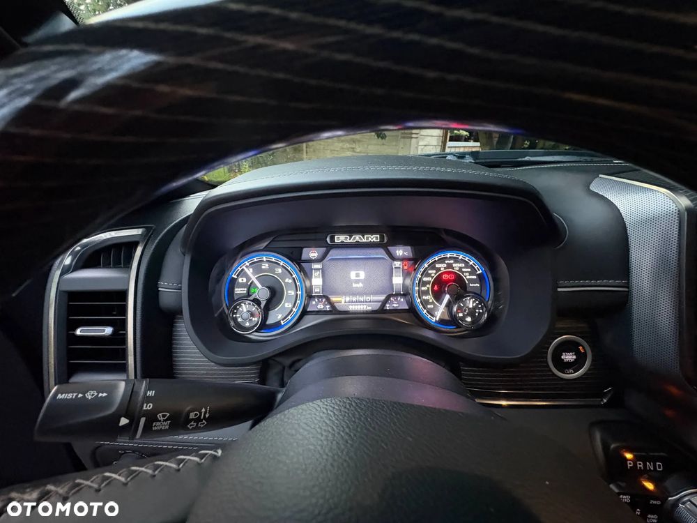 RAM 1500 5.7 Crew Cab Shortbed Limited Black - 14