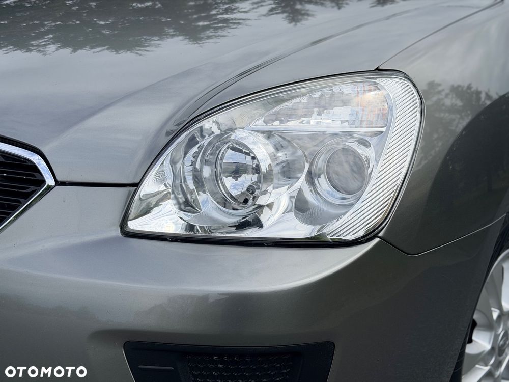 Kia Carens 1.7 CRDi 115 Fifa World Cup Edition - 10