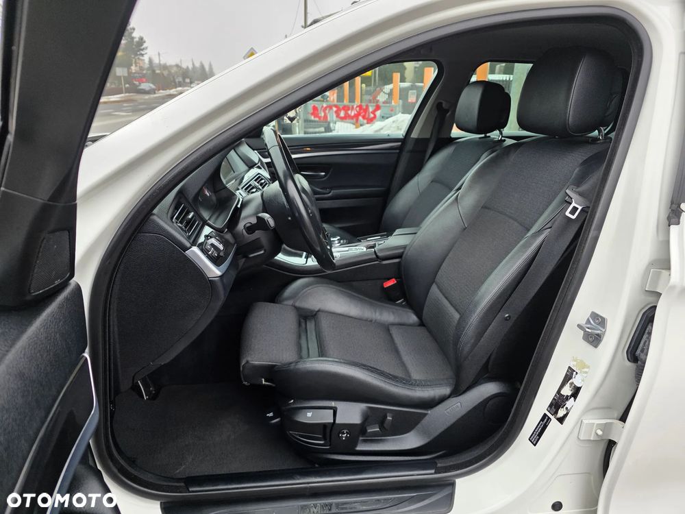 BMW Seria 5 520d Sport-Aut - 22