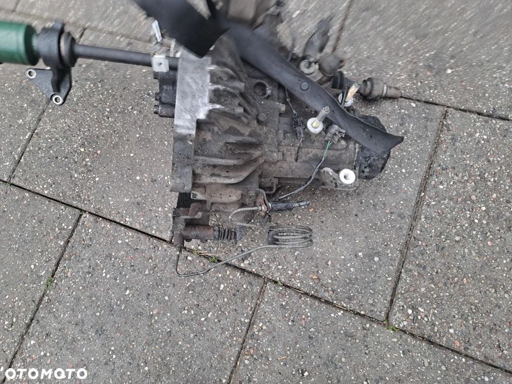 Mazda 6  1.8 16V silnik kompletny kod L8 - 10