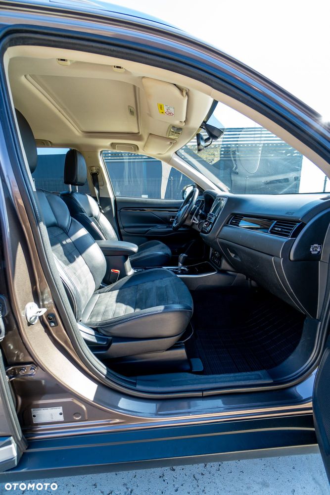 Mitsubishi Outlander 2.0 Intense 2WD CVT - 24