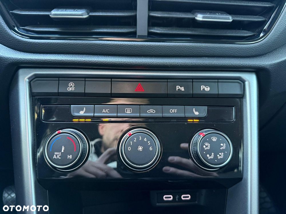 Volkswagen T-Roc 1.5 TSI Life - 25