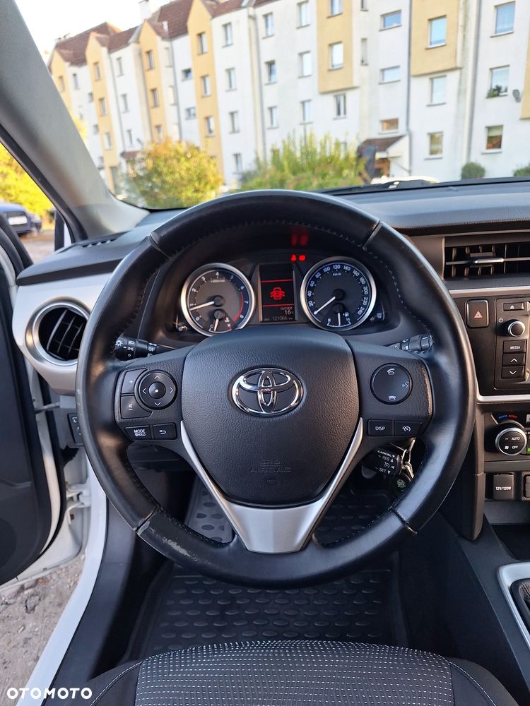 Toyota Auris - 17