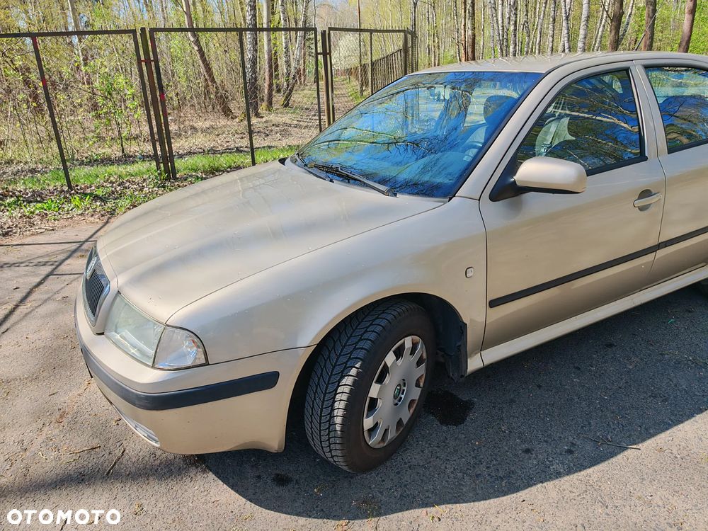 Skoda Octavia 1.6 Tour - 3