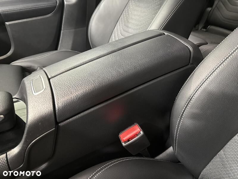 Mercedes-Benz GLB 200 7G-DCT - 18