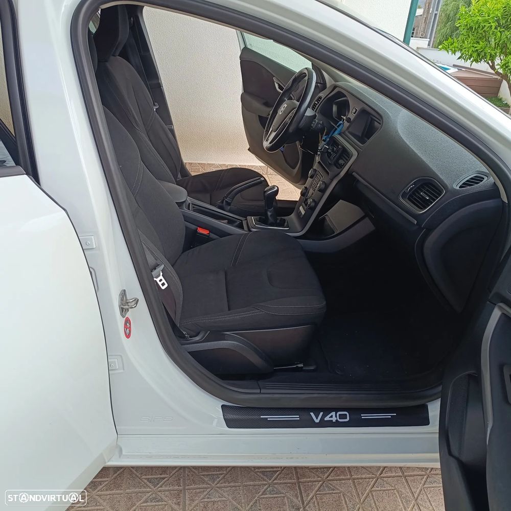 Volvo V40 1.6 D2 Kinetic Eco - 4