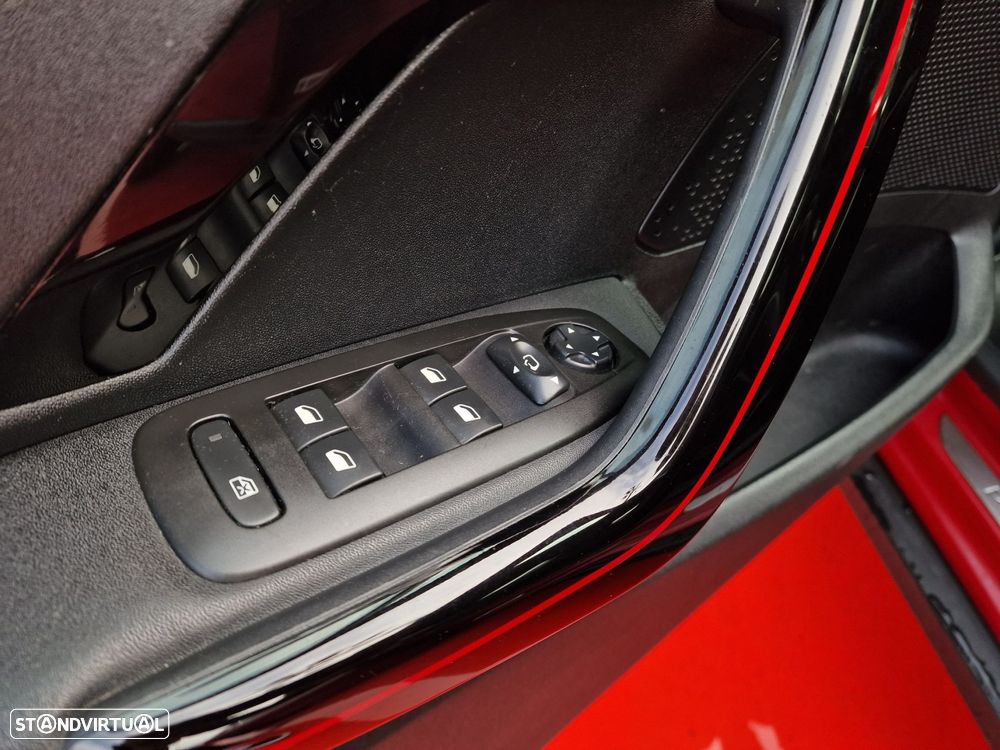 Peugeot 2008 1.2 PureTech GT Line - 9