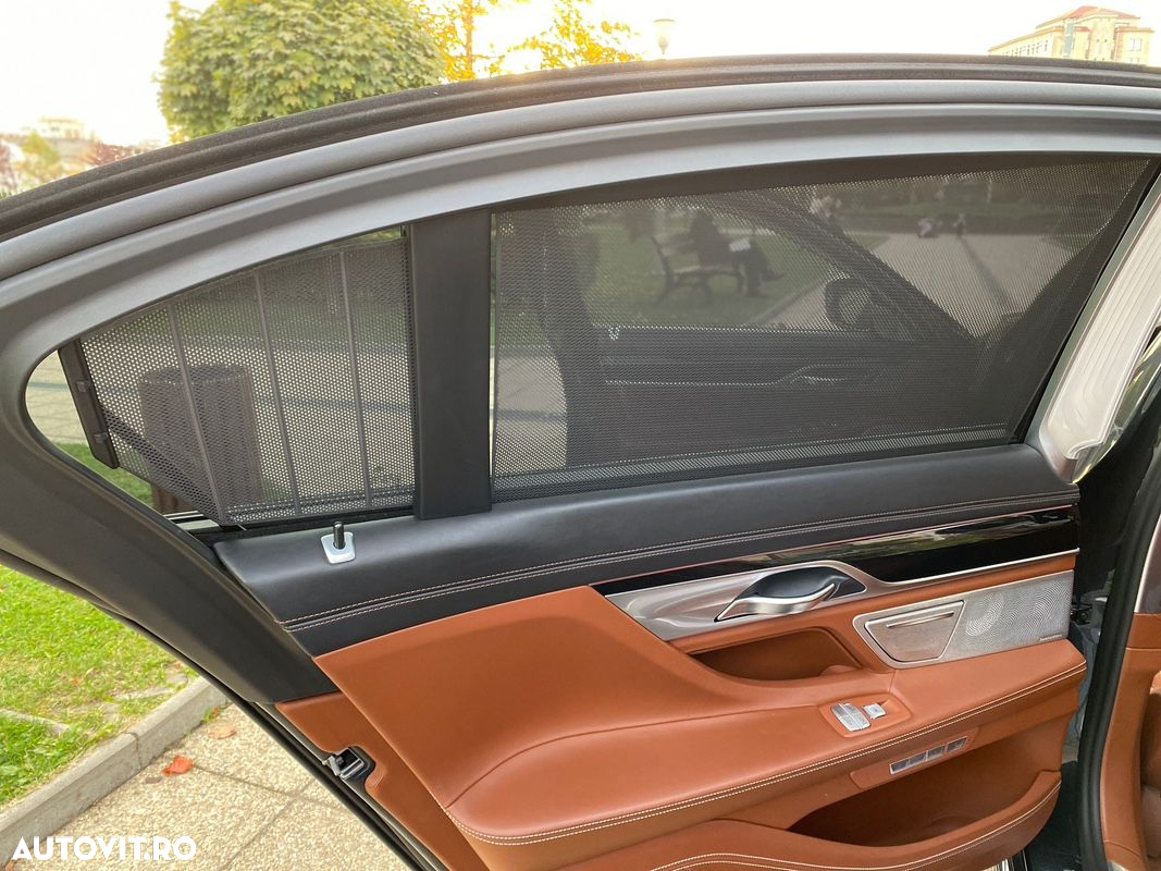 BMW Seria 7 750Li xDrive - 23