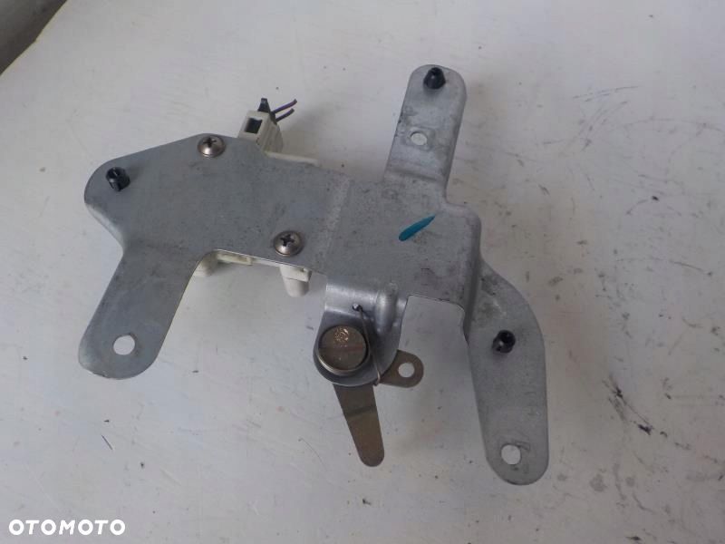 VOLKSWAGEN NEW BEETLE ZAMEK TYLNEJ KLAPY 1C0827603 - 3