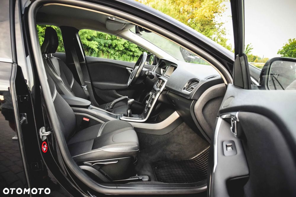 Volvo V40 D2 Momentum - 29