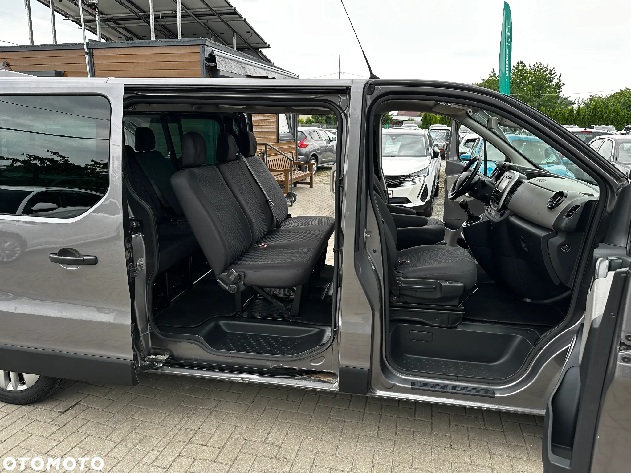 Nissan NV300 - 25
